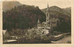 65 - Lourdes - Ville Connue Pour Son Pèlerinage Chrétien - CPA - Voir Scans Recto-Verso - Lourdes