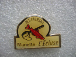 Pin's Du Restaurant Mariette à Lecluse (Dépt;59) - Lebensmittel