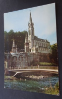 Lourdes - La Basilique Et Le Pont Sur Le Gave - Ed. Gep Gérard Poublanc, Lourdes - Lourdes