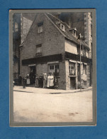 Photo Ancienne Flers Orne Restaurant Lesage Prodhomme Rue Gambetta Angle Place Halles Aux Toiles ( Format 9cm X 12cm ) - Plaatsen