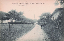 Mienval Pierrecourt - La Rue A La Sortie Du Bois  - CPA °J - Autres & Non Classés