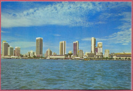 Singapore , SKYSCRAPERS In Parade On The Main WATERFRONT, Vintage +/1976-77_UNC_SW S 7708_CPSM_cpc - Singapur