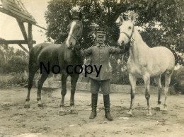 PHOTO ALLEMANDE DU FR 90 - LOT DE 18 PHOTOS OFFICIERS A CARLEPONT - GRAND MAUPAS PRES DE NOYON OISE - GUERRE 1914 - 1918 - Krieg, Militär