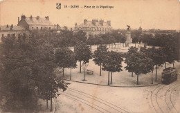 CPA Dijon-Place De La République-18     L2940 - Dijon