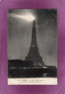 75  PARIS  La Tour Eiffel La Nuit Le Phare Et L'Horaire Lumineux N° 81 - Tour Eiffel