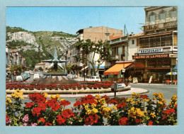 CP 84 - Cavaillon - Place Gambetta - Cavaillon