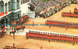 R633672 London. Trooping The Colour. Horse Guards Parade. Photo Precision. Colou - Autres & Non Classés