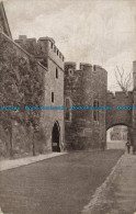 R634573 Tower Of London. View Along The Outer Ward. Gale And Polden - Autres & Non Classés