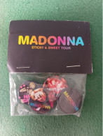 MADONNA ‘Sticky & Sweet Tour’ 4x PIN BADGE Set 2008 NEW & SEALED - Muziek