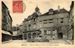 CPA MANTES-la-JOLIE Place De L'Hotel De Ville Et Du Palais De Justice (1411527) - Mantes La Jolie