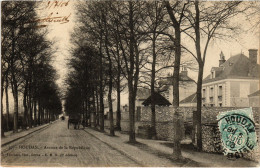 CPA HOUDAN Avenue De La Republique (1411851) - Houdan