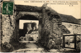 CPA CHEVREUSE Communs De Le Chateau De La Madeleine - Porte D'Entree (1412372) - Chevreuse