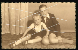 Orig. Foto AK Um 1930 Zwei Süße Jungen Zusammen, Two Sweet Boys Together, Portrait - Anonieme Personen