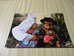 Jeune Couple En Costumes De Fouesnant (29). - Fouesnant