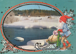 SANTA CLAUS CHRISTMAS Holidays Vintage Postcard CPSM #PAK968.GB - Santa Claus