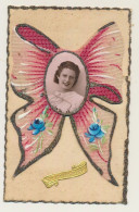 Carte Fantaisie Femme - Photo Dans Ailes De Papillon - Celluloïd - Brillants - Fleurs Peintes... - Dreh- Und Zugkarten