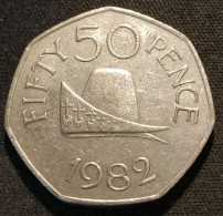 GUERNESEY - 50 PENCE 1982 - Elizabeth II - KM 34 - FIFTY PENCE - GUERNSEY - Guernsey