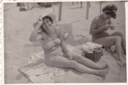 Old Real Original Photo - Woman In Bikini On The Beach - Ca. 8.5x6 Cm - Personas Anónimos