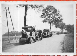 Petite Photo D' Un Convoi Militaire. Camion SOMUA à Chenilles - War, Military