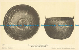 R633856 London Museum. Bronze Bowl And Cooking Pot. Waterlow - Autres & Non Classés