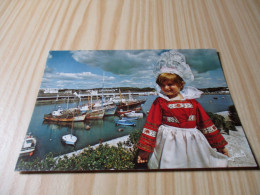 Fillette En Costume De Concarneau (29). - Concarneau