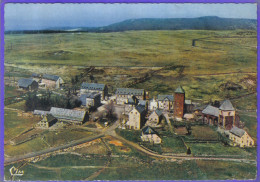 Carte Postale 12. Aubrac Vue D'avion   Très Beau Plan - Other & Unclassified