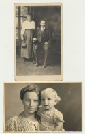 Lot De 2 Cartes Photo - Un Couple Et Une Femme Avec Enfant...... - Personnes Anonymes