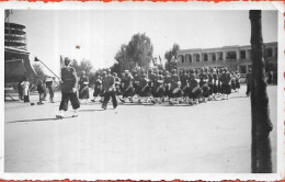 Petite Photo D' Un Défilé Militaire à MEKNES En 1941 - War, Military