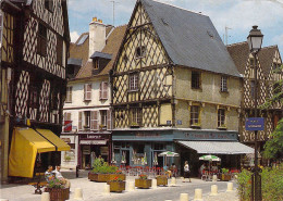 18 - Bourges - Place Gordaine - Maisons à Pans De Bois - Bourges