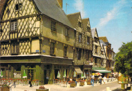 18 - Bourges - Vieilles Maisons, Place Gordaine - Bourges