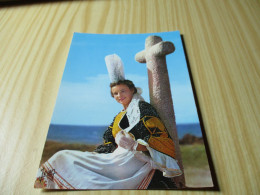 Jeune Fille En Costume De Bigoudenne - Région De Penmarc'h Et Saint-Guénolé (29). - Penmarch