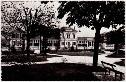 16 - B24271CPSM - RUELLE - L' Hotel De Ville Et Les écoles - Parfait état - CHARENTE - Andere & Zonder Classificatie