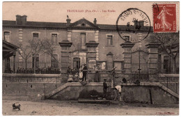 66 - B25093CPA - TROUILLAS - Les écoles - Très Bon état - PYRENEES-ORIENTALES - Autres & Non Classés