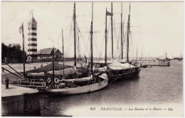 14 - B24383CPA - DEAUVILLE - Les Bassins Et Le Phare - Très Bon état - CALVADOS - Deauville