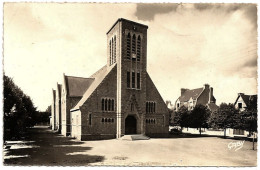 22 - B25911CPSM - ST SAINT BRIEUC - Eglise Sainte Therese - Très Bon état - COTES-D'ARMOR - Saint-Brieuc