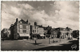 77 - B31230CPSM - MONTEREAU - La Place Au Ble - Très Bon état - SEINE-ET-MARNE - Montereau