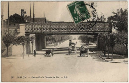 77 - B31221CPA - MELUN - Passerelle Du Chemin De Fer - Attelage, Voiture - Bon état - SEINE-ET-MARNE - Melun