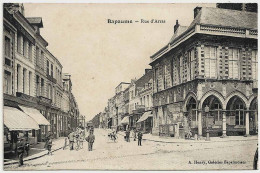 62 - B30701CPA - BAPAUME - Rue D' Arras - Hotel De Ville A Droite - Parfait état - PAS-DE-CALAIS - Bapaume