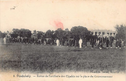 India - PONDICHERRY Pondichéry - Review Of The Sepoy Artillery On The Government Square - Publ. Vincent 6 - India