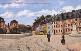 SAARBRÜCKEN (SL) Schlossplatz Mit Bismarck Und Ulanendenkmal - Saarbruecken