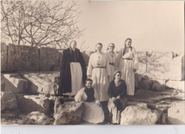 2 Photos Palestine Israël Cisjordanie Groupe De Bonne Sœurs En Visite A Situer Et Identifier Réf 30766 - Lieux