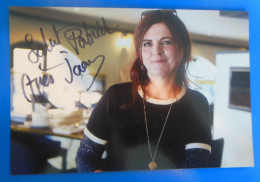 AUTOGRAPHE DE AGNES JAOUI SUR PHOTO - Attori E Comici 