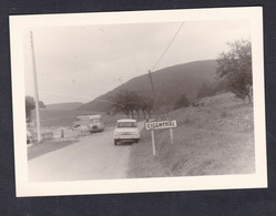 Photo Originale Vintage Voiture Moselle Citroen AMI Tub Tube Estafette Renault Panneau Sortie Commune Eigenthal RD96 - Automobiles