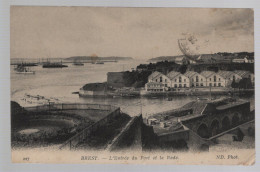 CPA - 29 - Brest - L'Entrée Du Port Et La Rade - Circulée En 1915 - Brest