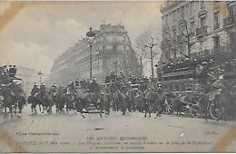 CPA Paris Le 1er Mai 1906 Les Dragons établissent Un Service D'ordre Sur La Place De La République - Distretto: 10