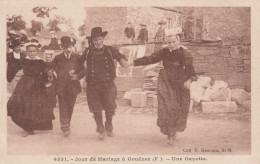 Gouézec (29 - Finistère)  Jour De Mariage  - Une Gavotte - Gouézec