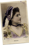 CPA    STUDIO NADAR      1905    ARTISTE  LUCIE BERTRAND  "BERTHET"  CHANTEUSE D OPERA - Entertainers