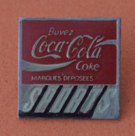 Pin's Coca Cola Distribué Par ESSO Coca Cola Sports LTO PARIS - Coca-Cola