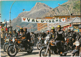 Val Df'Isère -1850 - Le Départ Du Chamois (Rassemblement Motocycliste) - Sport Moto