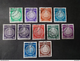 GERMANIA DDR GERMANY ALLEMAGNE DEUTSCHLAND 1954 ARMOIRIES FOND CENTRAL POINTILLE MNHL - Central Mail Service